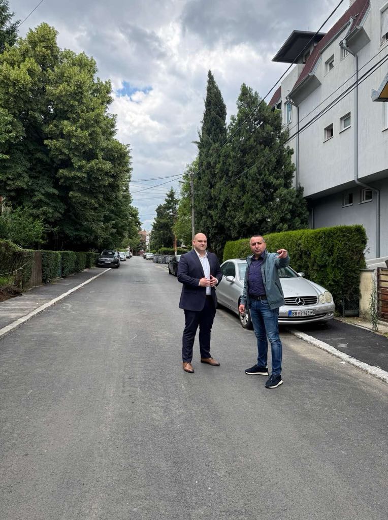 Санирани коловоз и тротоари у улици Црвено барјаче на Белим водама