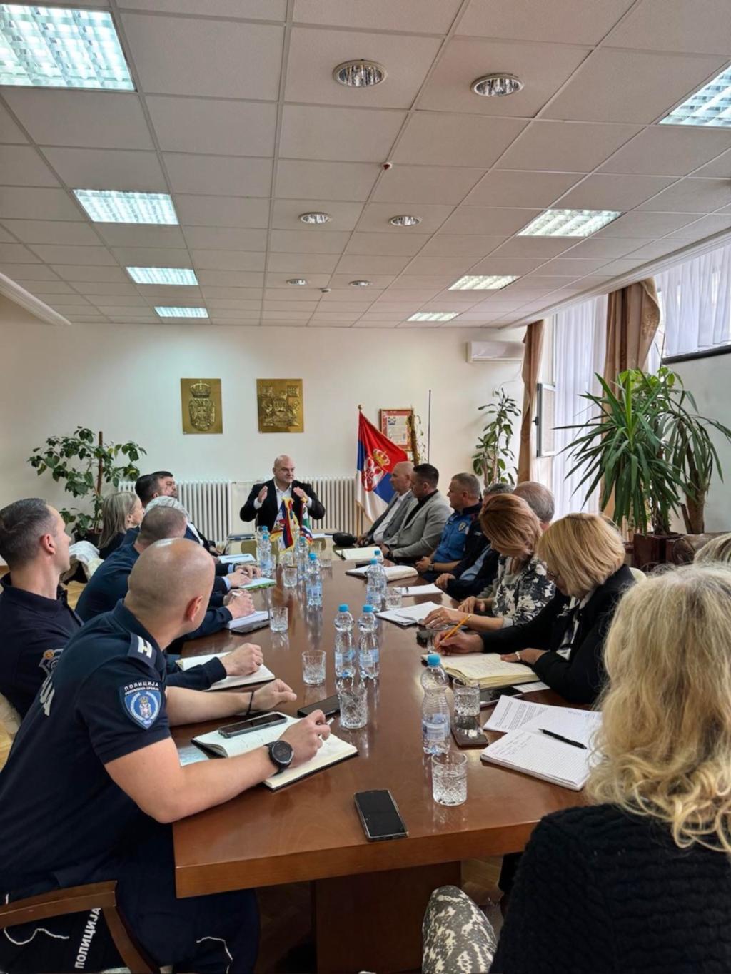 Формирање проширеног мобилног тима који ће се бавити питањем паљења секундарних сировина у нехигијенском насељу на Чукаричкој падини