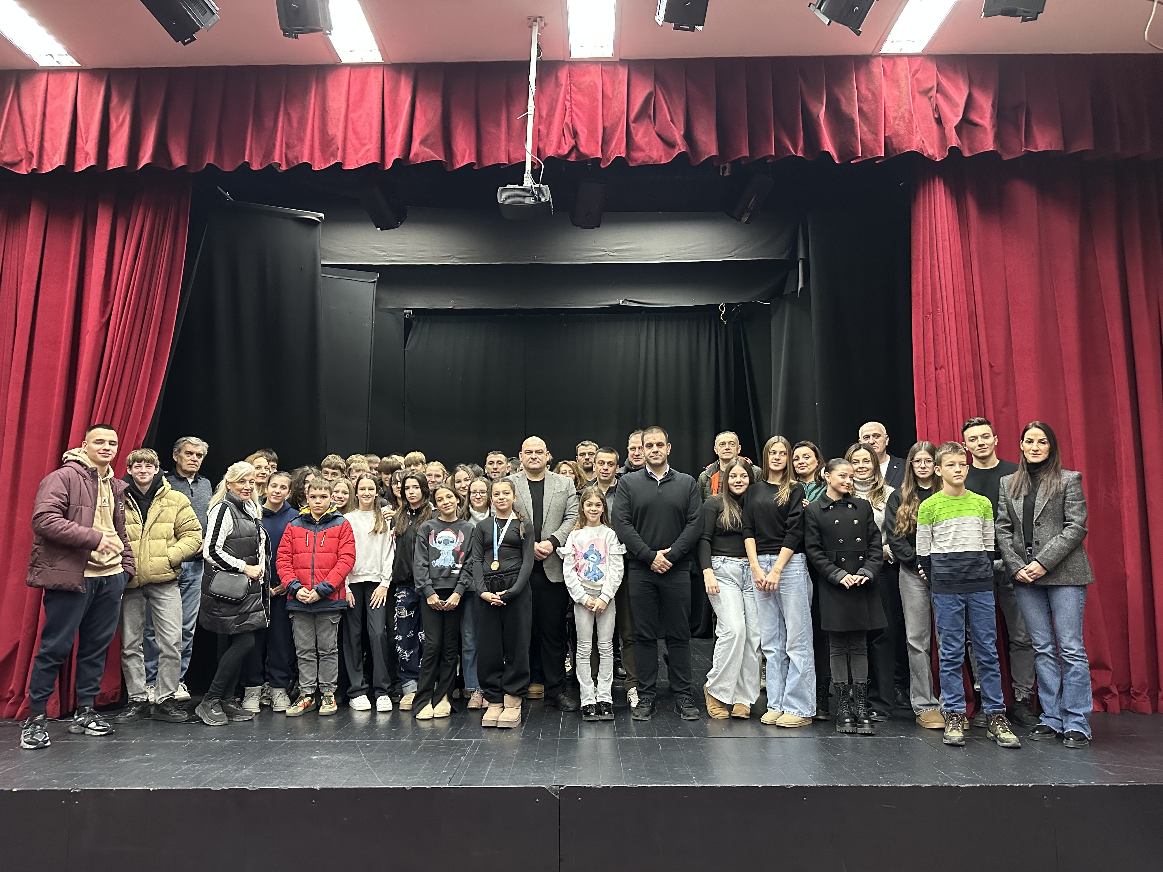 Ваучери за спортску опрему најуспешнијим ђацима спортистима са Чукарице