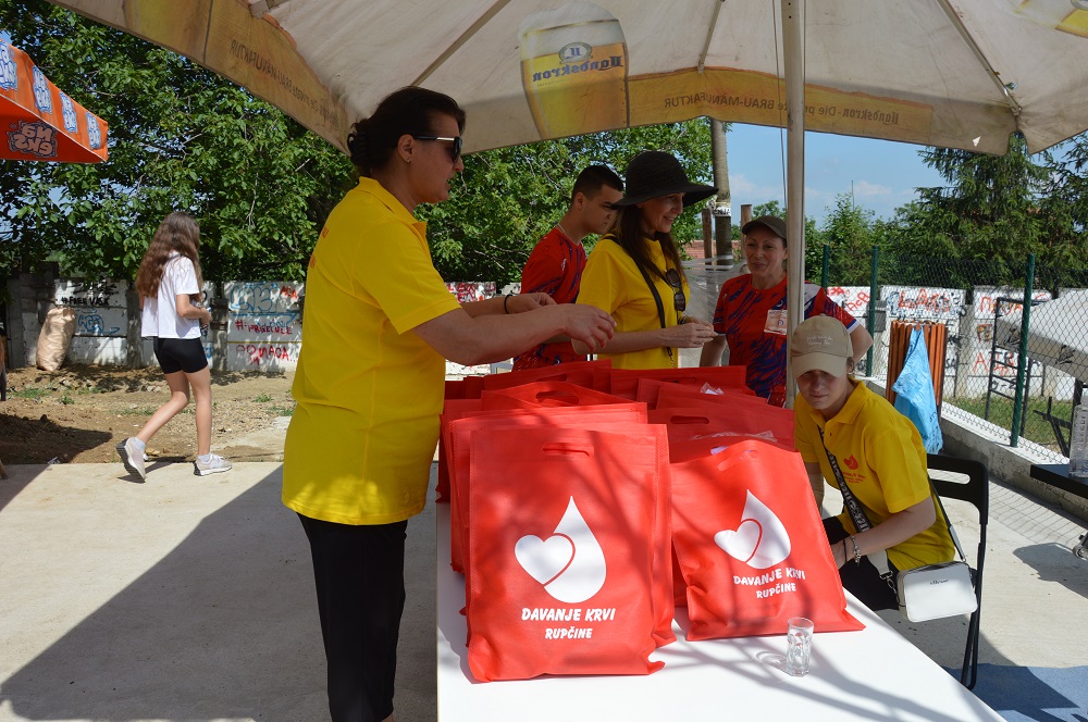 Акција добровољног давања крви у насељу Макишке терасе