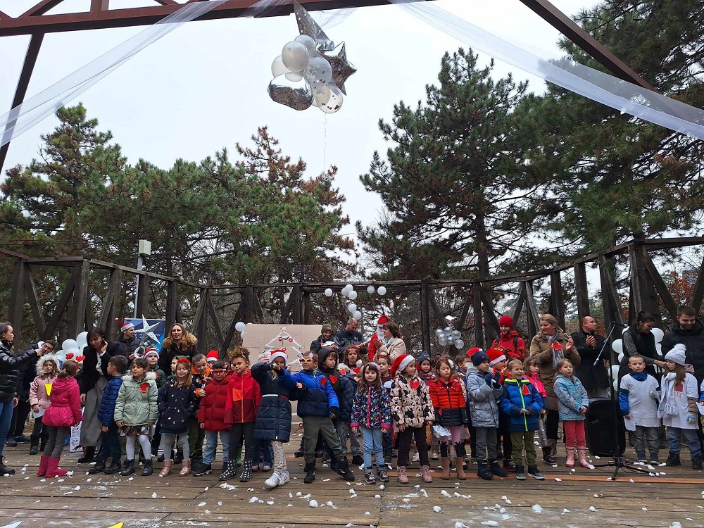 „Дедамразијада“ и рођенданска прослава Предшколске установе Чукарица у парку на Бановом брду