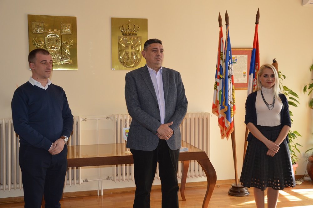 Додела сертификата шеснаестој и добродошлица седамнаестој генерацији практиканата у Градској општини Чукарица