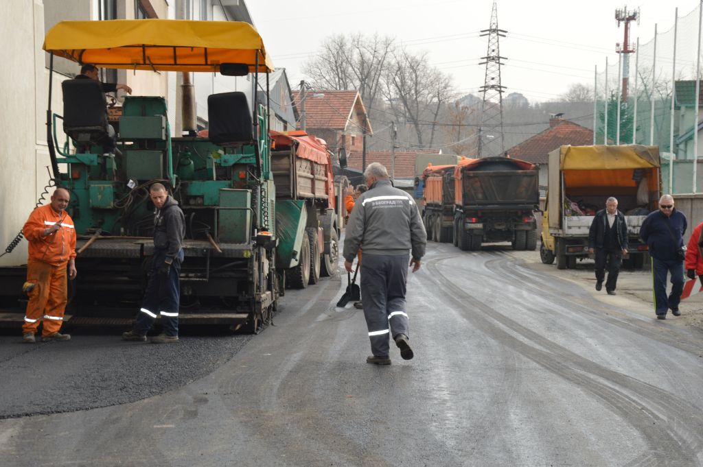 Приводи се крају асфалтирање одвојка Водоводске улице