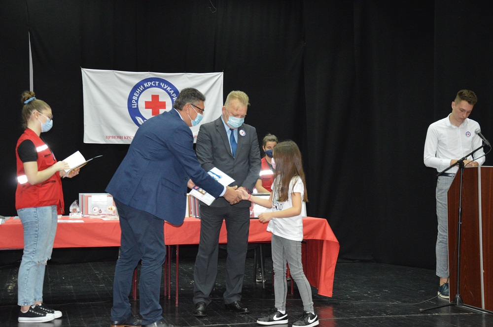 Додељне награде учесницима литерарног и ликовног конкурса Црвеног крста Чукарица