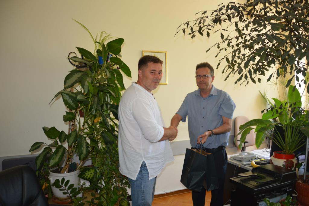 Најбољим чукаричким ђацима додељене захвалнице општине и књиге