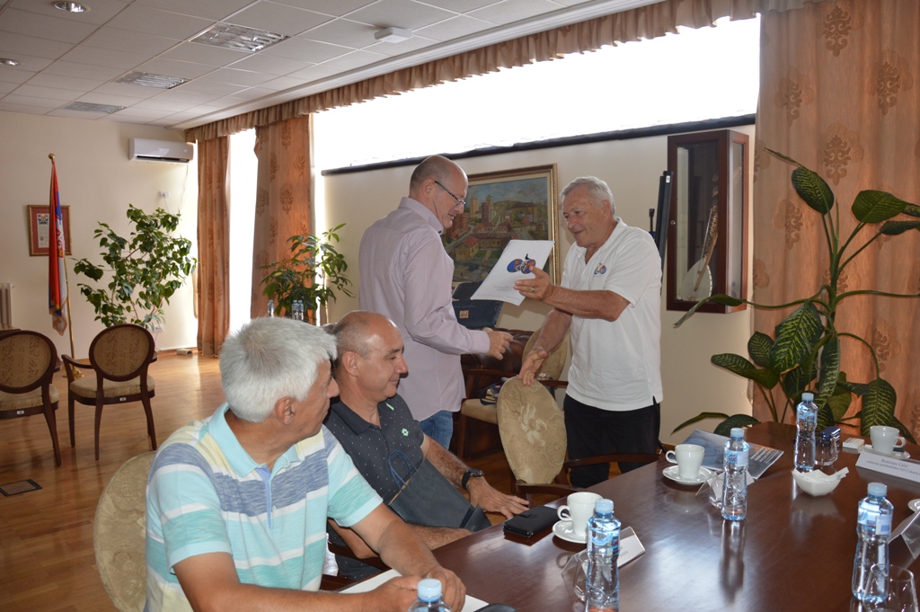 Посета делегације ФЦИ-Асоцијације одгајивача голубова писмоноша општини Чукарица 