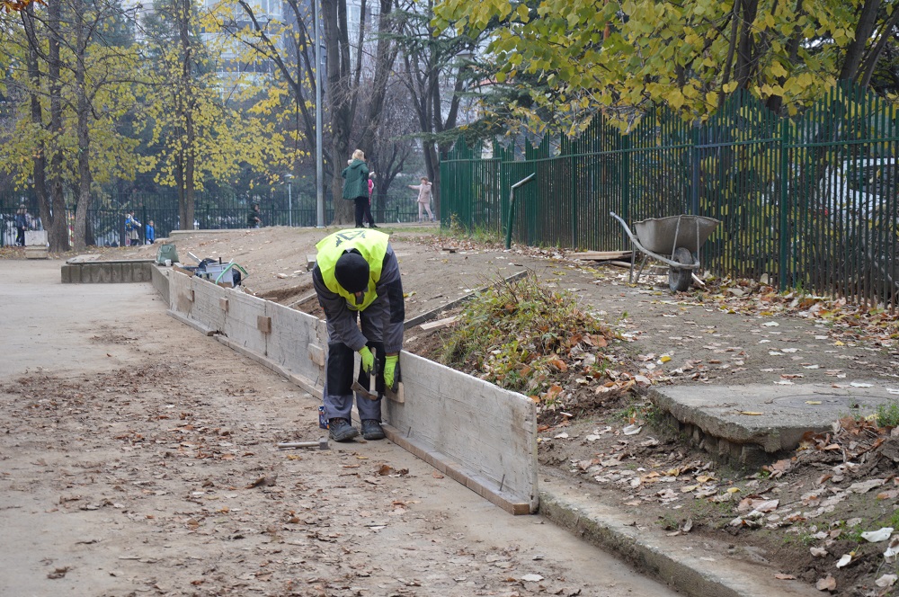 Уређење дворишта вртића „Радосно детињство“ и „Невен“