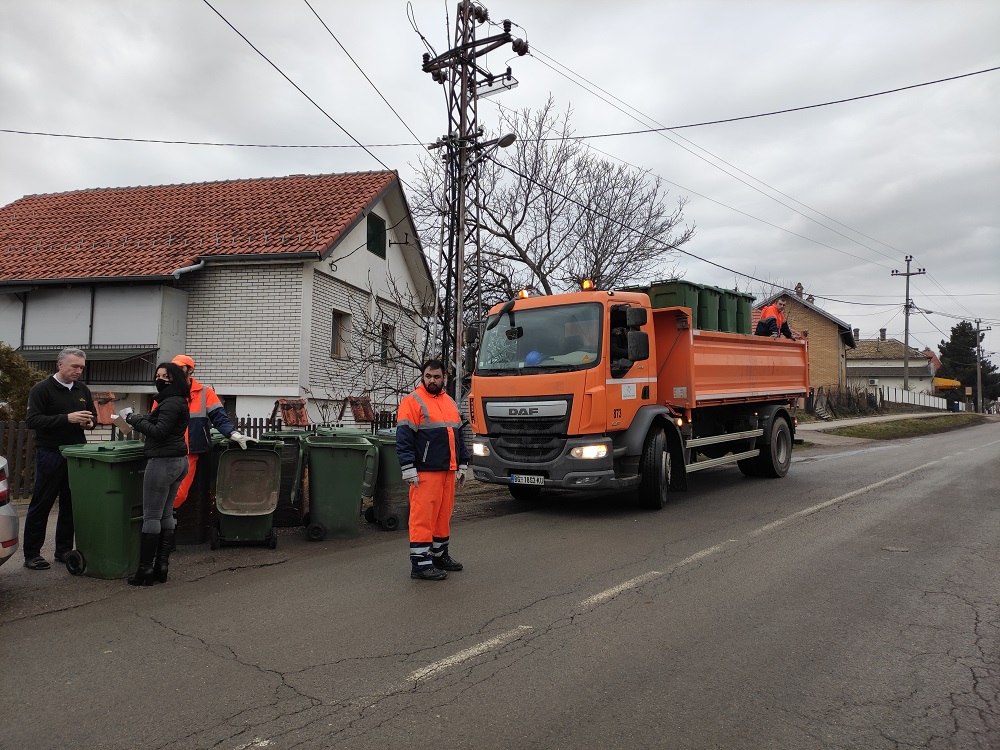 Зелене канте за комунални отпад за домаћинства у Великој Моштаници