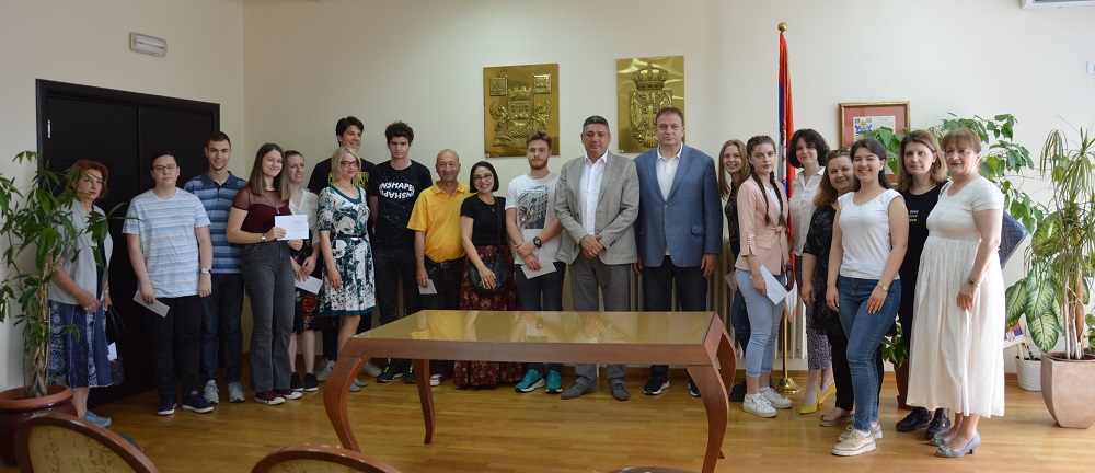 Награде за најбоље чукаричке ученике