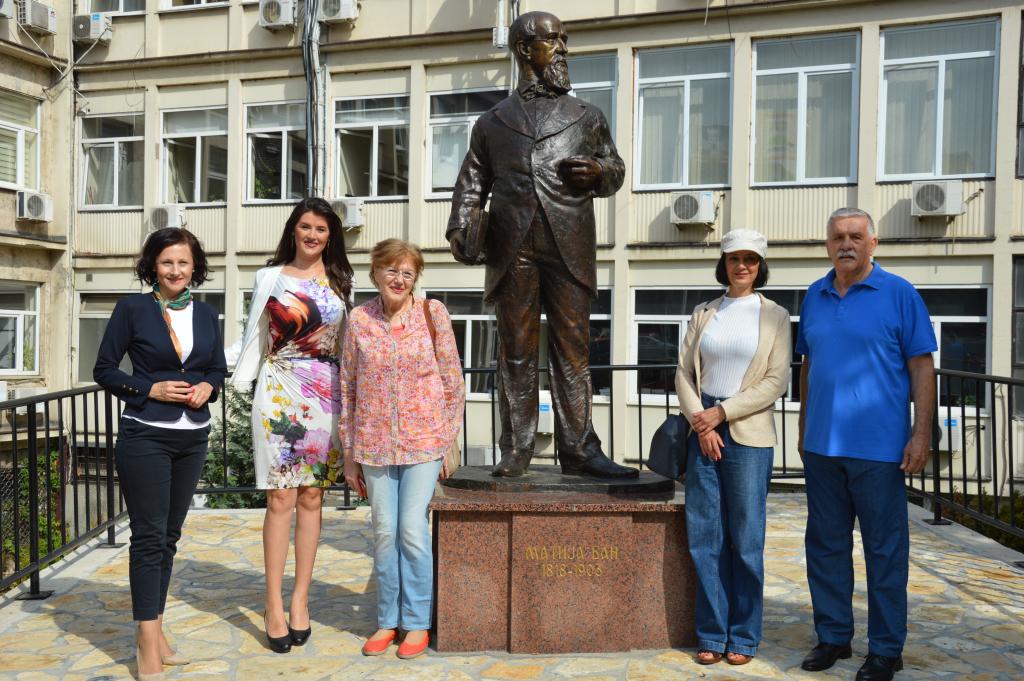 Сликарка Мира Маодуш и историчарка уметности Силвија Пампалони гошће општине Чукарица