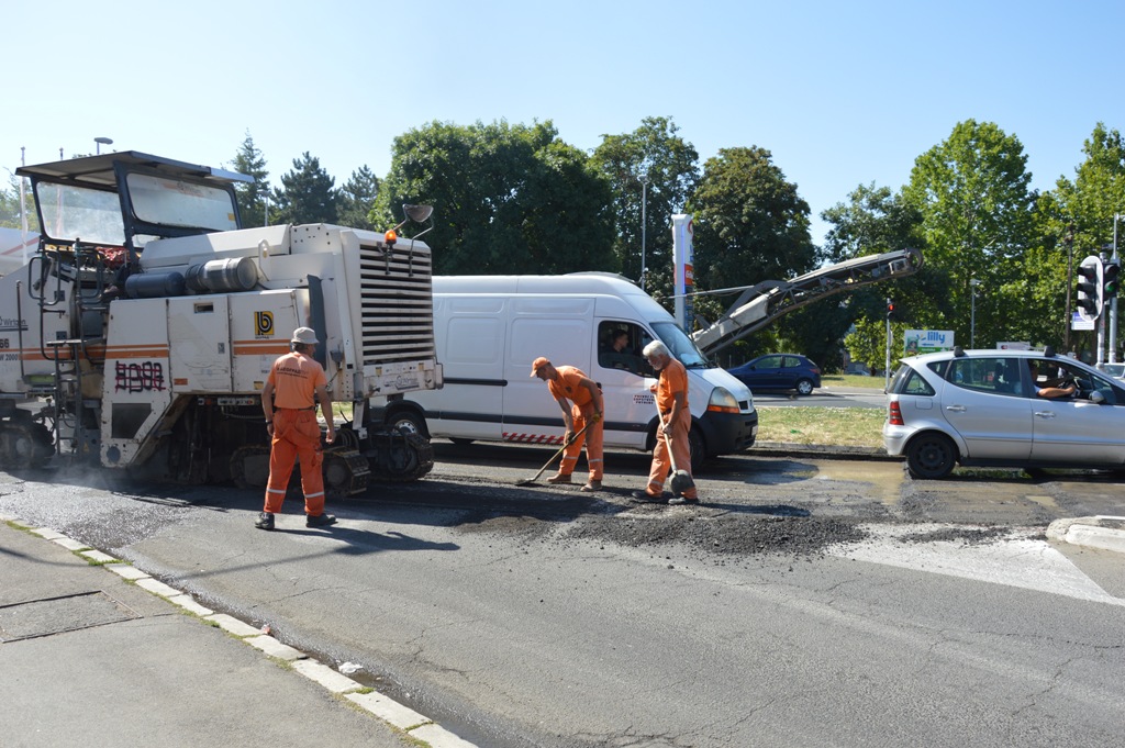 Почела прва фаза радова на санацији Авалске улице у насељу Железник