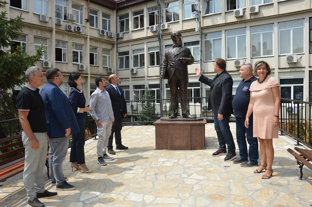 Председник Удружења „Словачки великани” Јозеф Шкултети и помоћник директора Архива Војводине Кристијан Обшуст гости Градске општине Чукарица