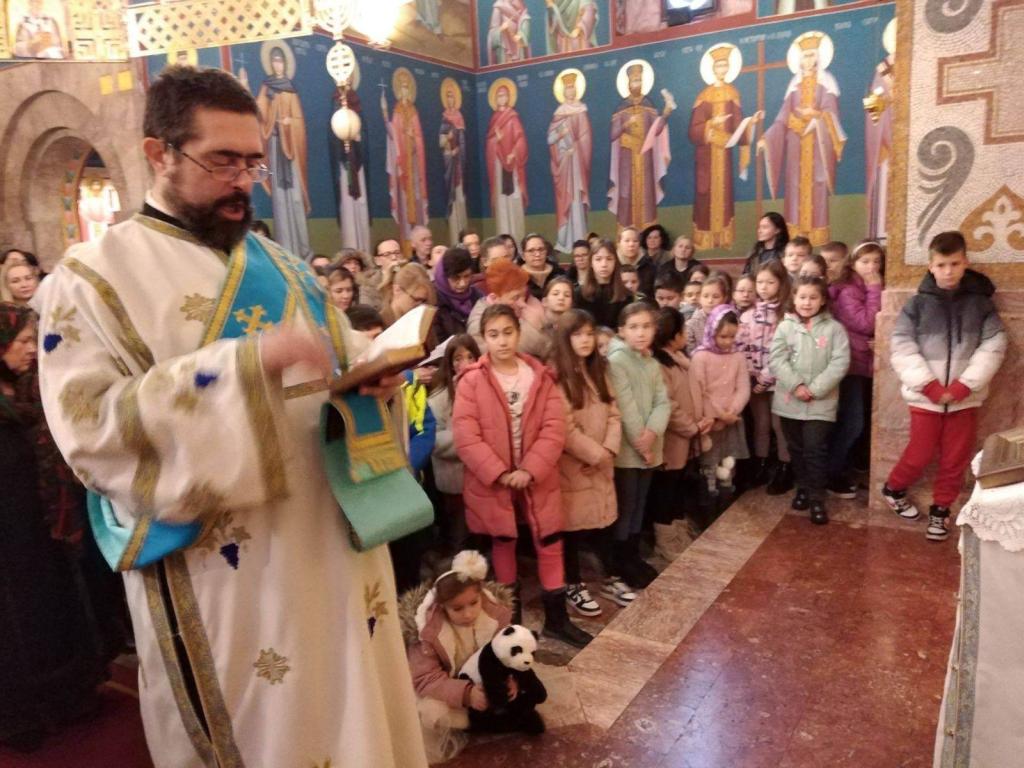 Причешће ученика веронауке у Храму Светог Луке у Кошутњаку 